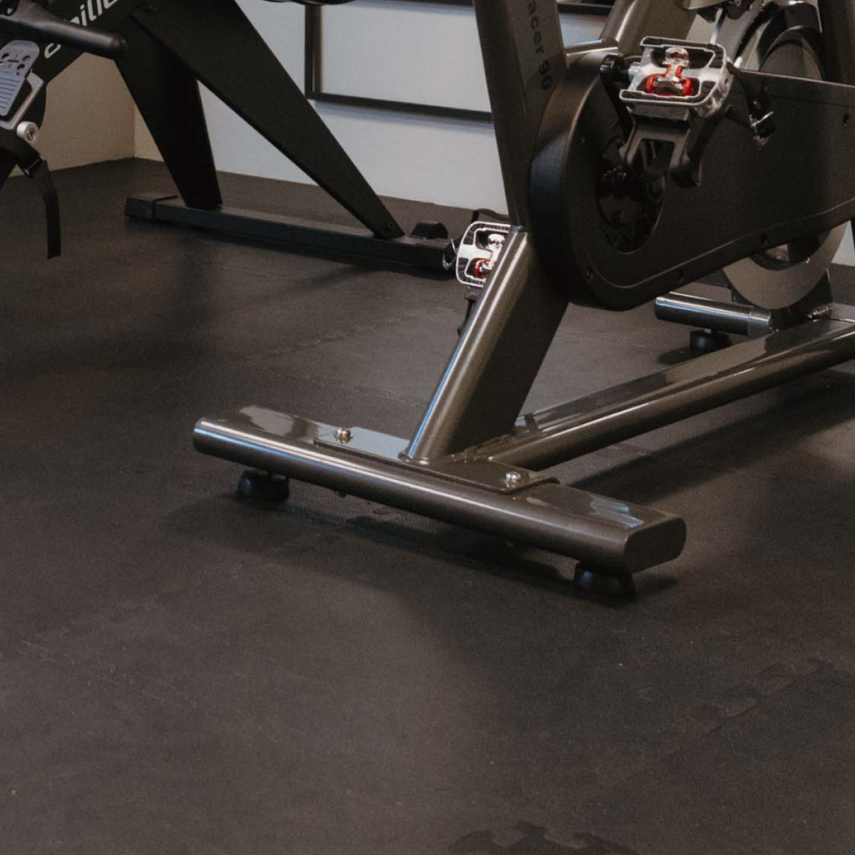 abilica-gymfloor-eco-dalles-sol-sport-noir-102x102-cm image 8