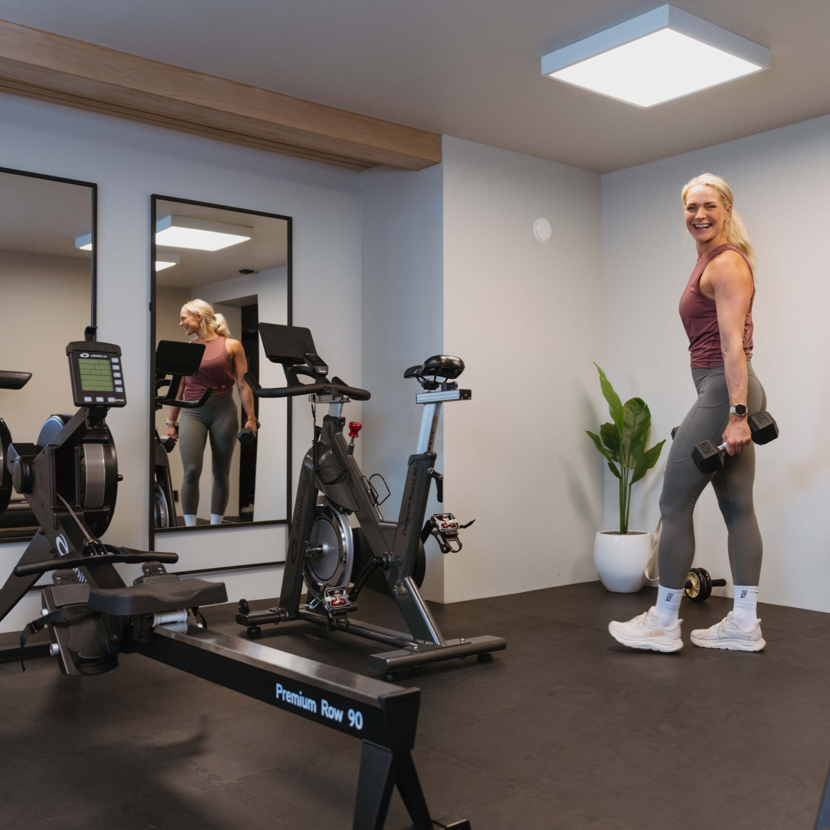abilica-gymfloor-eco-dalles-sol-sport-noir-102x102-cm image 2
